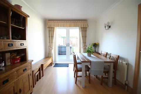 12 Beacon Brow, Bradford, BD6 3DE