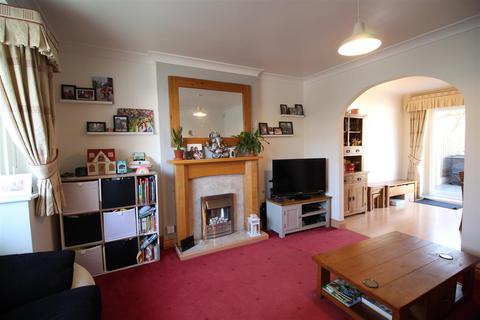12 Beacon Brow, Bradford, BD6 3DE