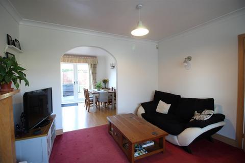 12 Beacon Brow, Bradford, BD6 3DE