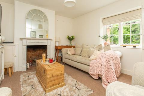 2 bedroom cottage for sale, Nargate Street, Littlebourne, CT3