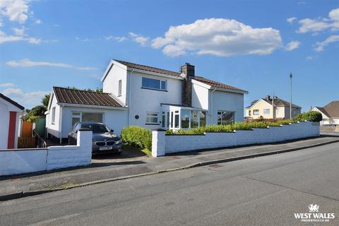 4 bedroom detached house for sale, Haven Park Avenue, Haverfordwest