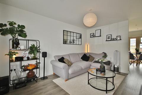 89 Centenary Way, Witney, OX29 7AZ