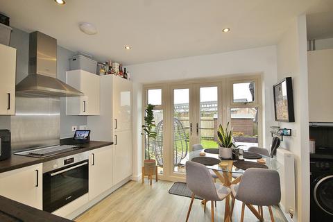 89 Centenary Way, Witney, OX29 7AZ