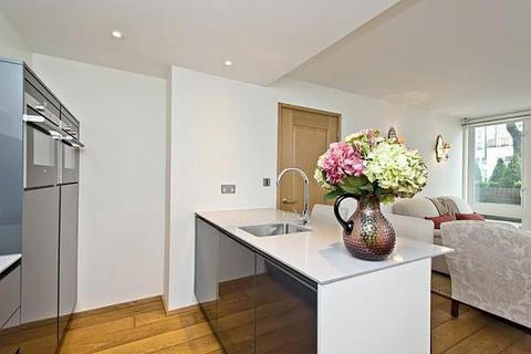 1 bedroom flat to rent, Cheyne Walk, London, SW3.