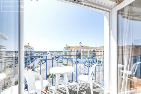 2 bedroom flat for sale, Hamilton Court, The Strand, Brighton, BN2