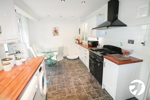 104 Elstree Gardens, Belvedere, DA17 5DW