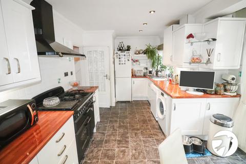 104 Elstree Gardens, Belvedere, DA17 5DW