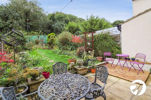 104 Elstree Gardens, Belvedere, DA17 5DW