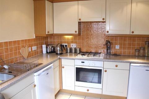 3 bedroom mews to rent, Bucklow Gardens, Lymm