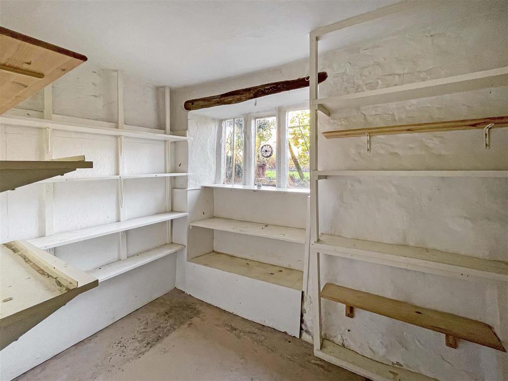 Pantry.JPG