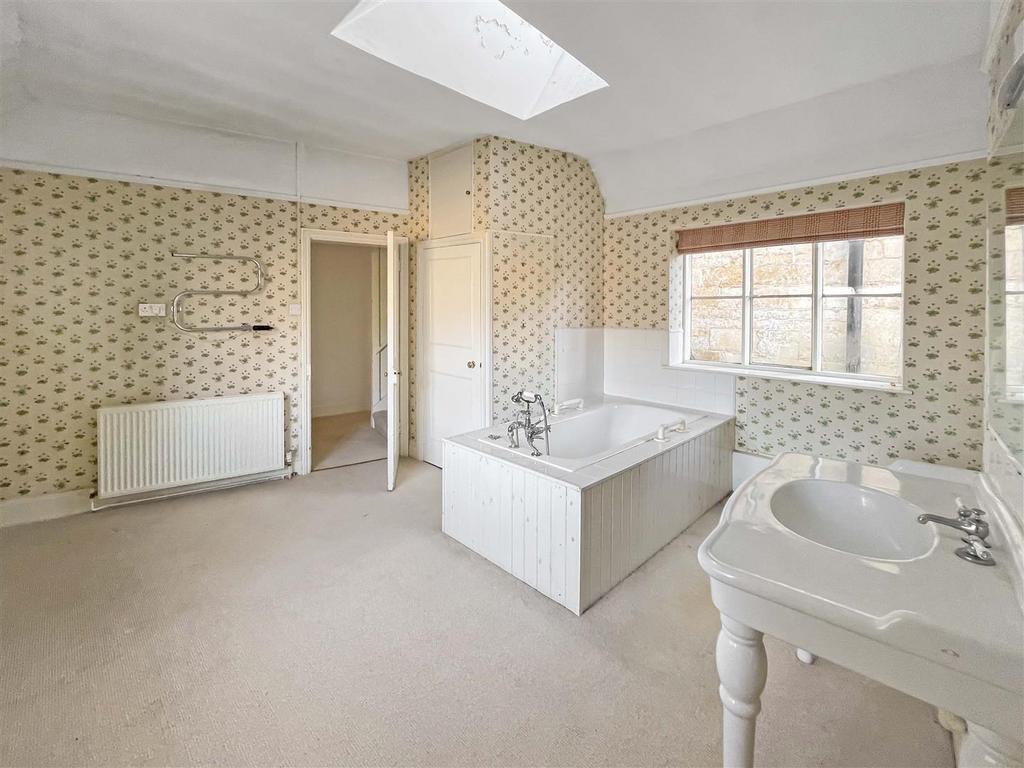 Bath 1.JPG