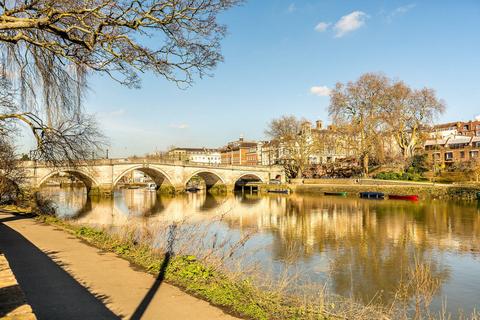 1 bedroom flat for sale, Clevedon Road, Twickenham, TW1