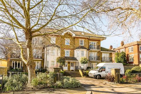 1 bedroom flat for sale, Clevedon Road, Twickenham, TW1