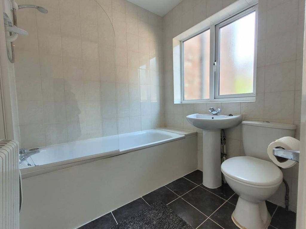Bathroom (8).jpg