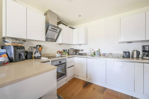 3 bedroom flat for sale, 4 Axio Way, London E3