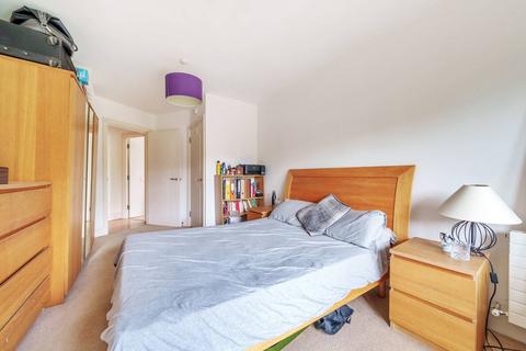 1 bedroom flat to rent, Falcon Road, Clapham Junction, London, SW11