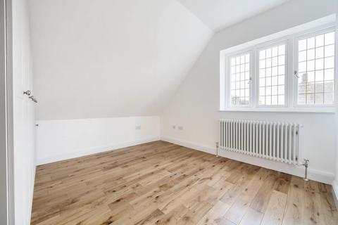 2 bedroom apartment to rent, Cornmarket,  Thame,  OX9