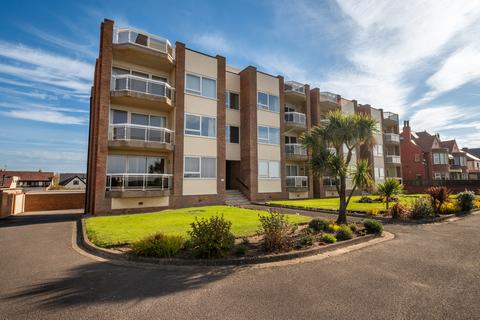 3 bedroom apartment for sale, North Promenade, Lytham St. Annes, FY8