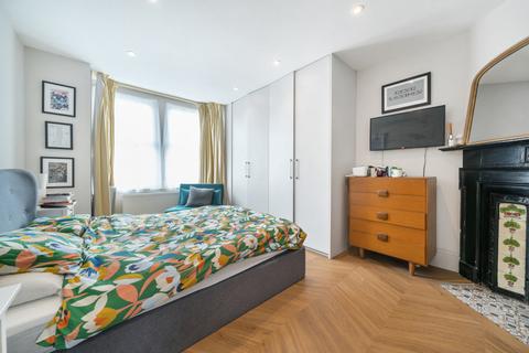 20 Leyborne Avenue, London, W13 9RB