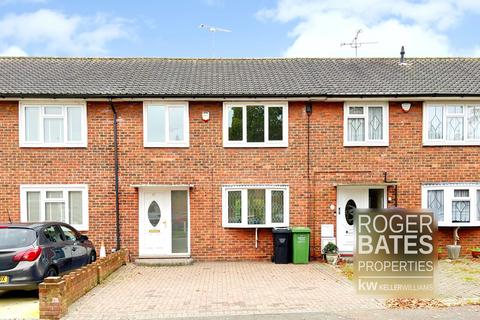 3 bedroom terraced house to rent, Witchards, Kingswood, Basildon, Essex SS16