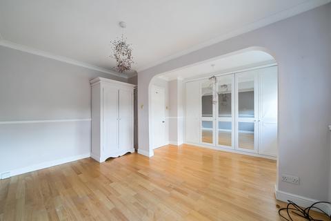 2 Chiltern Gardens, Bromley, BR2 0PT