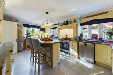 4 bedroom semi-detached house for sale, Berryfield Lodge, Alderman Drive, Aylesbury, Buckinghamshire