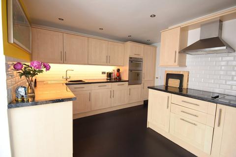 3 Chantry Close, Windsor, SL4 5EP