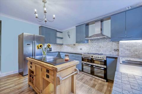 5 bedroom detached house for sale, Hadleigh SS7