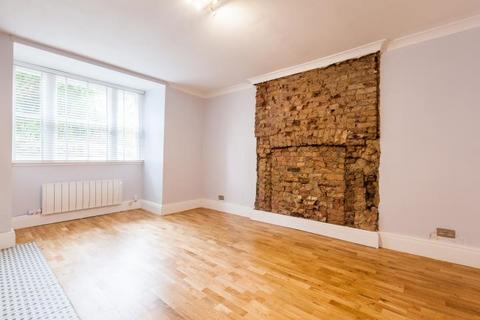 2 bedroom flat for sale, Harold Road, London, SE19