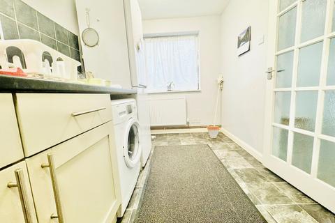 3 bedroom flat to rent, Longfield Estate, London SE1