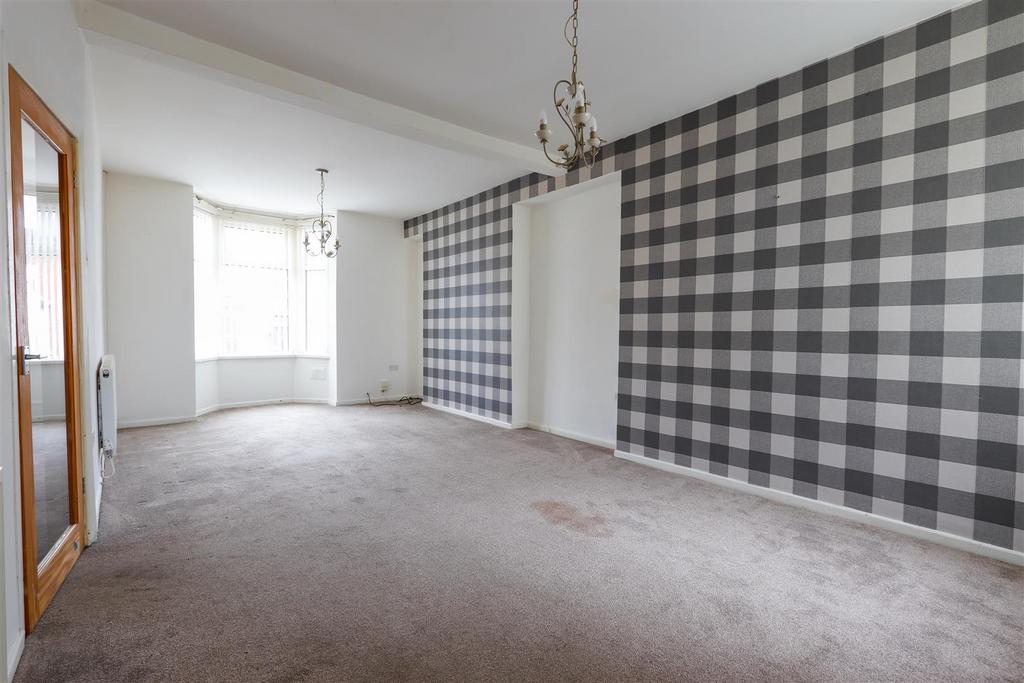 Open plan living/dining room