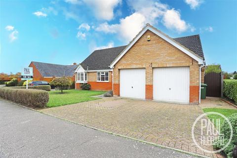 3 bedroom detached bungalow for sale, Fordson Way, Carlton Colville. NR33