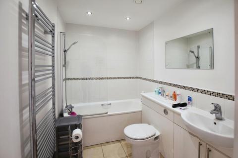 1 bedroom apartment for sale, High Street, Slough, SL1