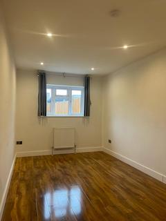 2 bedroom flat to rent, Nicoll Way, Borehamwood WD6