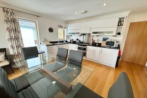 3 bedroom apartment to rent, South Water Court, Embankment Road, Kingsbridge