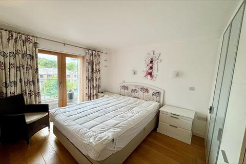 3 bedroom apartment to rent, South Water Court, Embankment Road, Kingsbridge