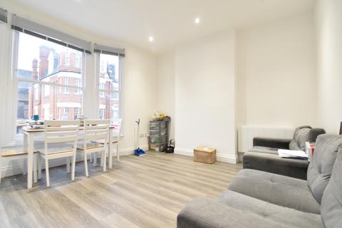 3 bedroom flat to rent, Church Street, Enfield, Greater London, EN2