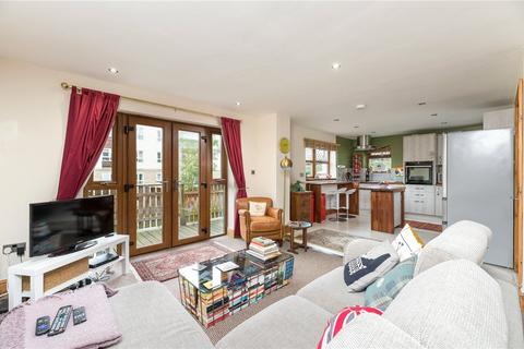 60a Briggate, Shipley, BD17 7BT