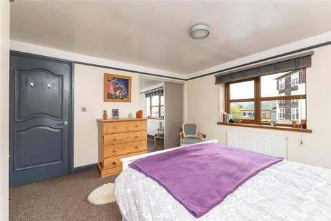 60a Briggate, Shipley, BD17 7BT