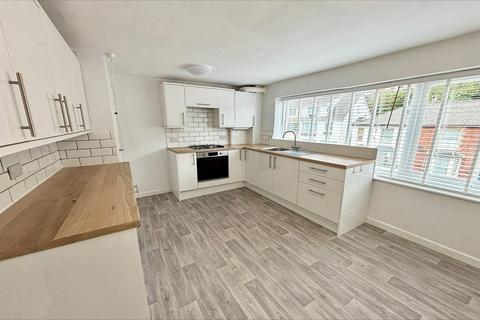 2 bedroom flat to rent, Victoria Road, Dartmouth