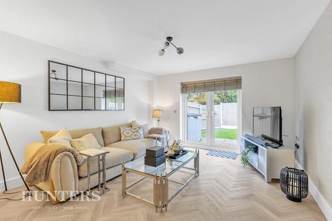 21 Lockside, Littleborough, OL15 0HX