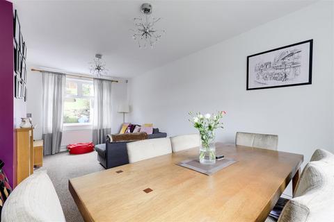 4 bedroom semi-detached house for sale, Calverton Road, Arnold NG5