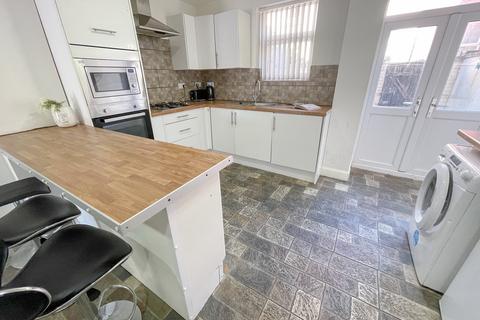 6 bedroom terraced house to rent, Cameron Street, L7 0EN,