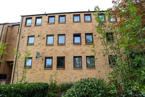 70 Wellgate, Lanark, ML11 9DT