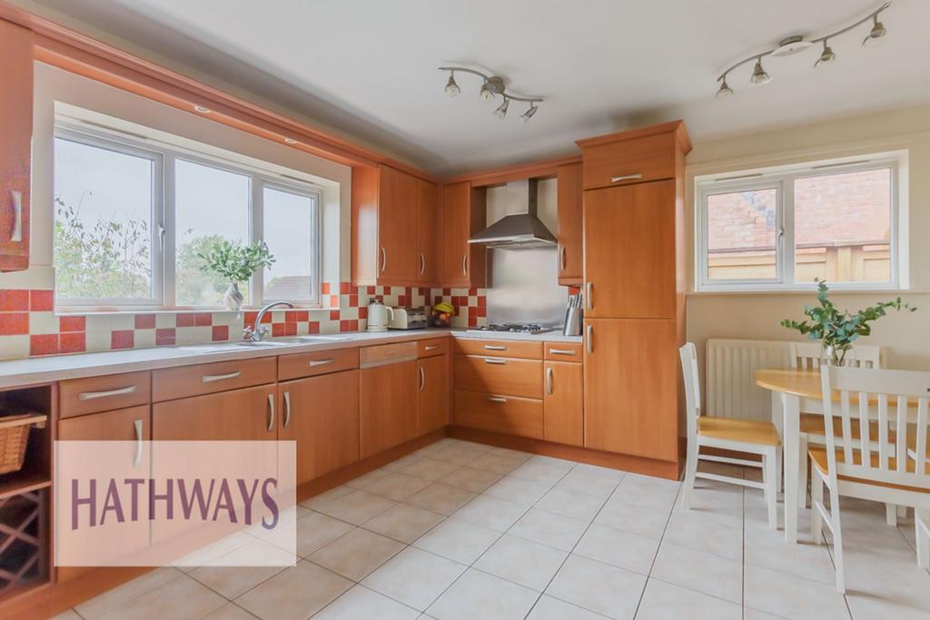 Fitted kitchen/breakfast room