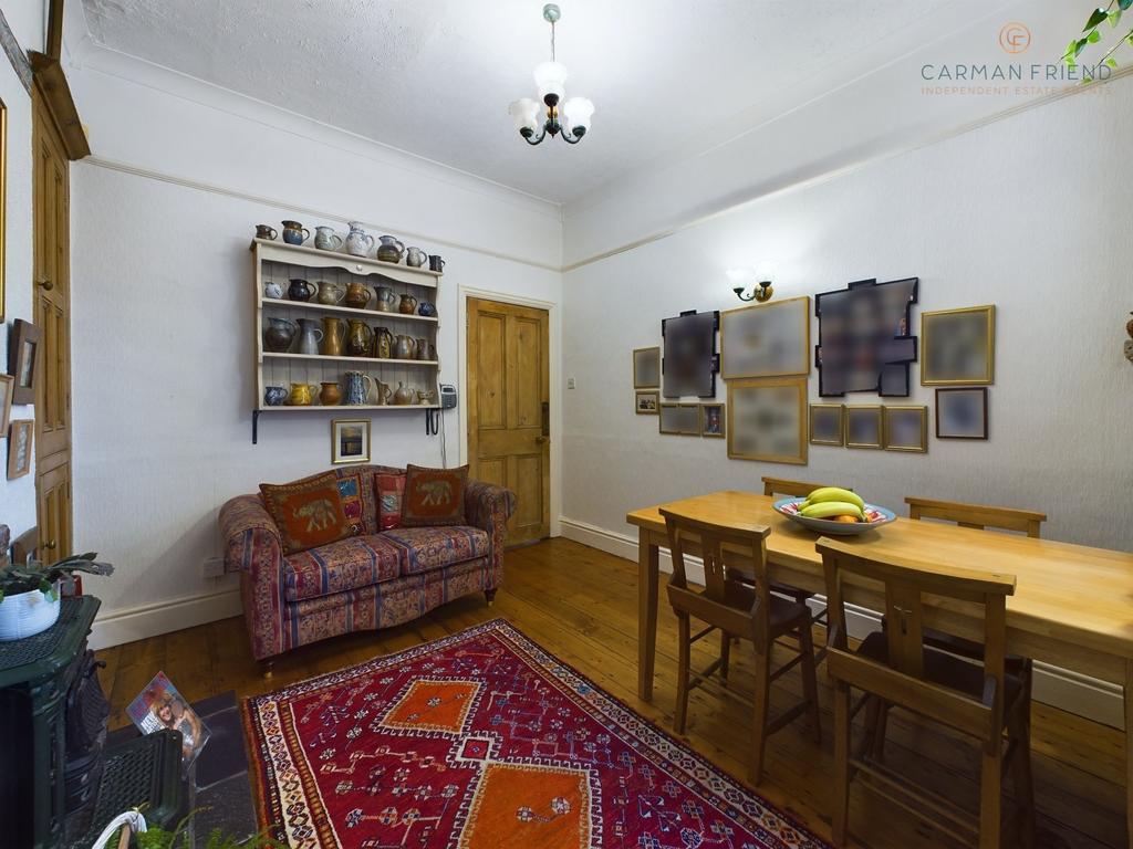 Kitchen/ Dining Room