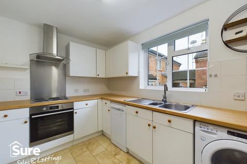 2 bedroom semi-detached house to rent, Rosewood Court, Hemel Hempstead, Hertfordshire, HP1 2TQ