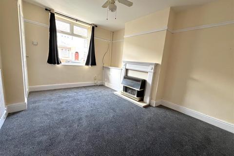 2 bedroom house to rent, Heath End Road, Stockingford, CV10 7HE