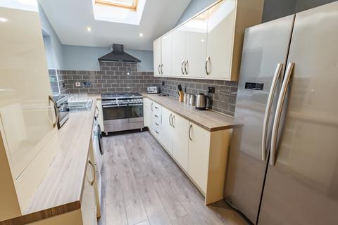 5 bedroom terraced house to rent, Romer Road, L6 6DJ,