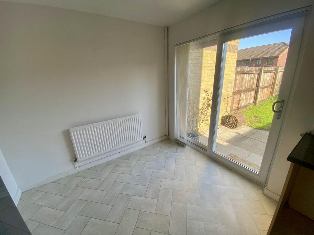 Chemical Road, Morriston, Swansea 3 bed house to rent £900 pcm (£208 pw)